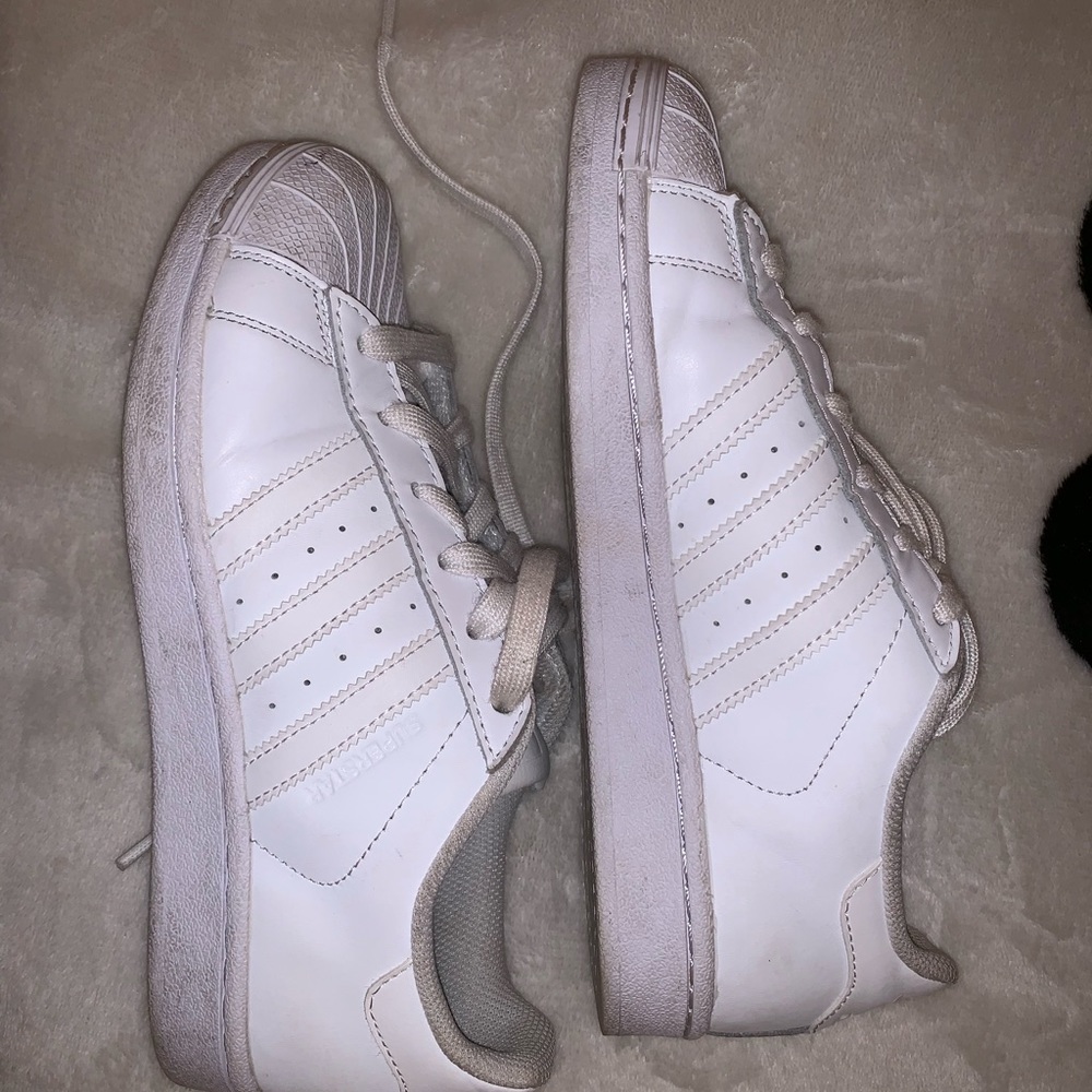 Adidas superstars